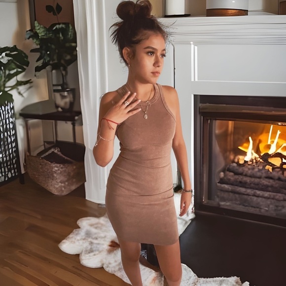 Light brown body con tank dress - Picture 2 of 3